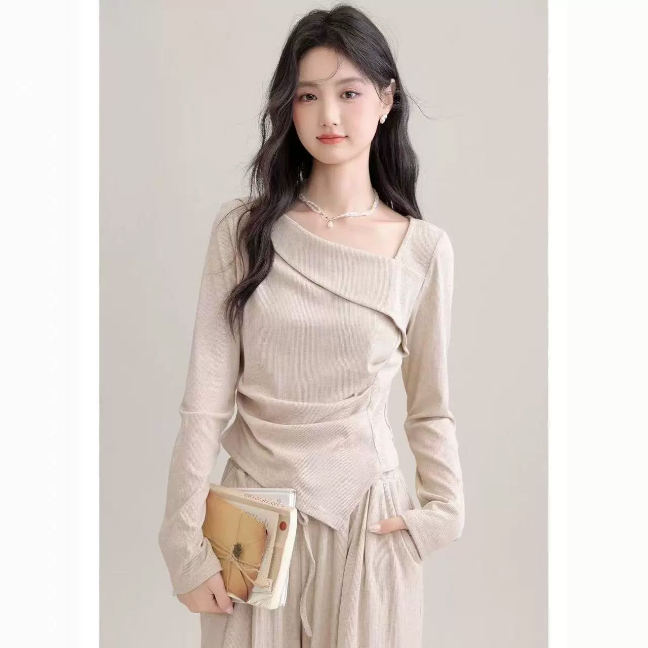 アシメスクエアネックトップス 3965 – MonCharme TOKYO